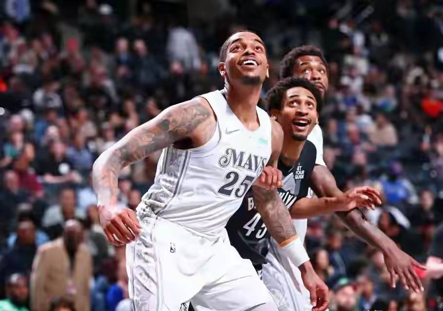 九游平台浓眉哥在独行侠比赛中出色发挥，战术调整引发热议！的简单介绍